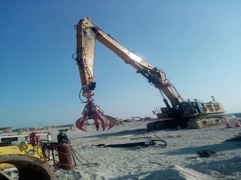 EXCAVATOR - ORANGE PEEL - ATTACHMENT 